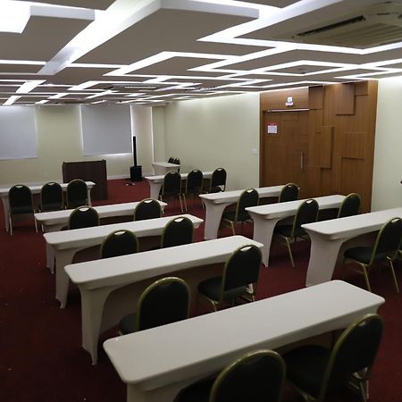 Hotel Ramada By Wyndham Manaus Torres Center Exterior foto